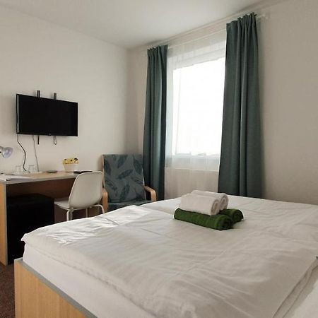 Penzion Amfik Bukovina Popovice  Extérieur photo