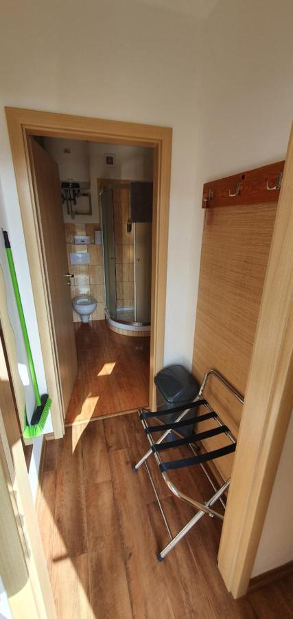Penzion Amfik Bukovina Popovice  Extérieur photo