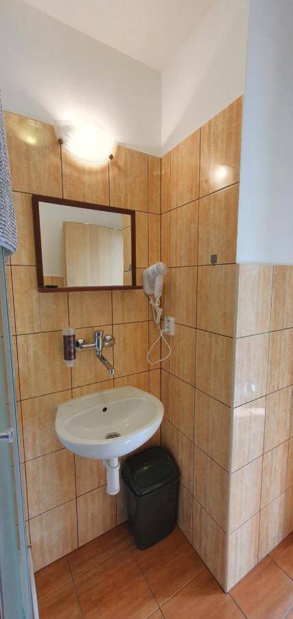 Penzion Amfik Bukovina Popovice  Extérieur photo