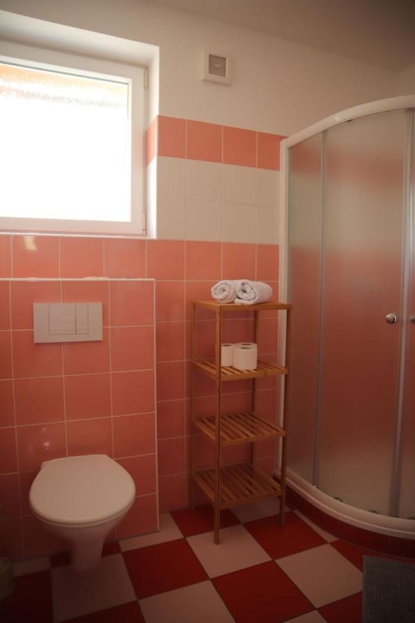 Penzion Amfik Bukovina Popovice  Extérieur photo