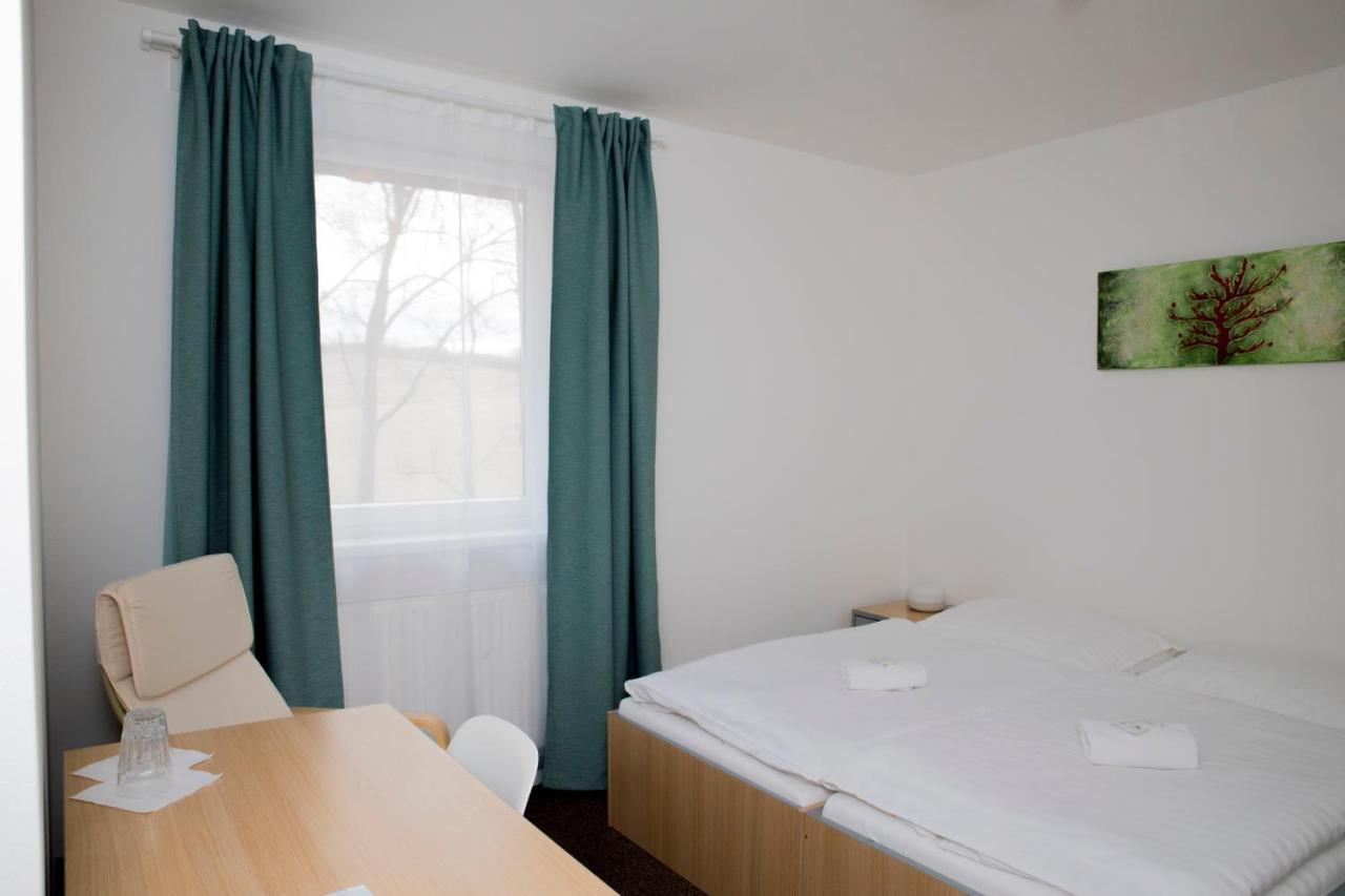Penzion Amfik Bukovina Popovice  Extérieur photo